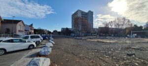 Feu la cité bleue Les logements détruits laissent un vaste espace libre. Photo prise en décembre 2022.